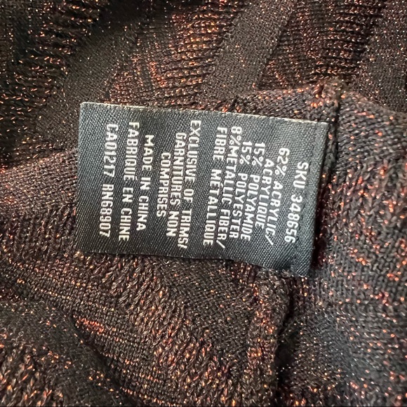 NEW Le Chateau Black & Metallic Red Zigzag Knit Tank Top Women’s Size XS - Picture 4 of 9